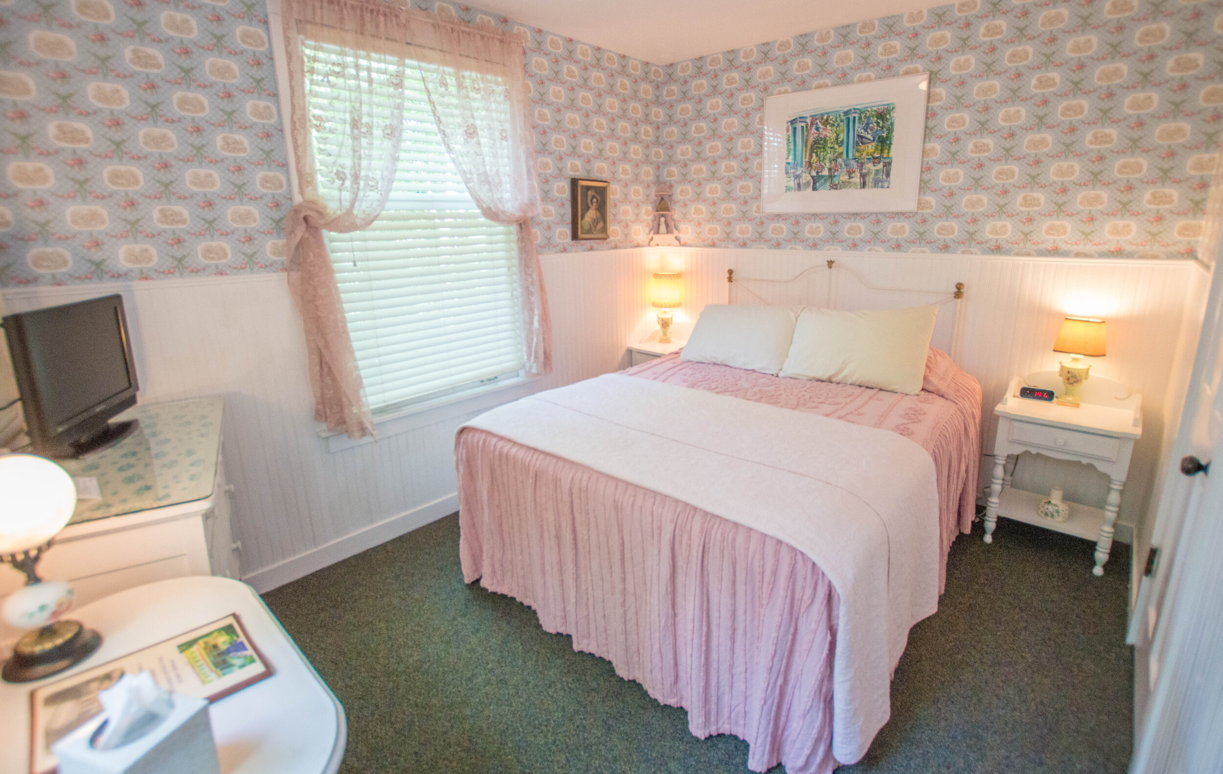 200Queen Standard Room